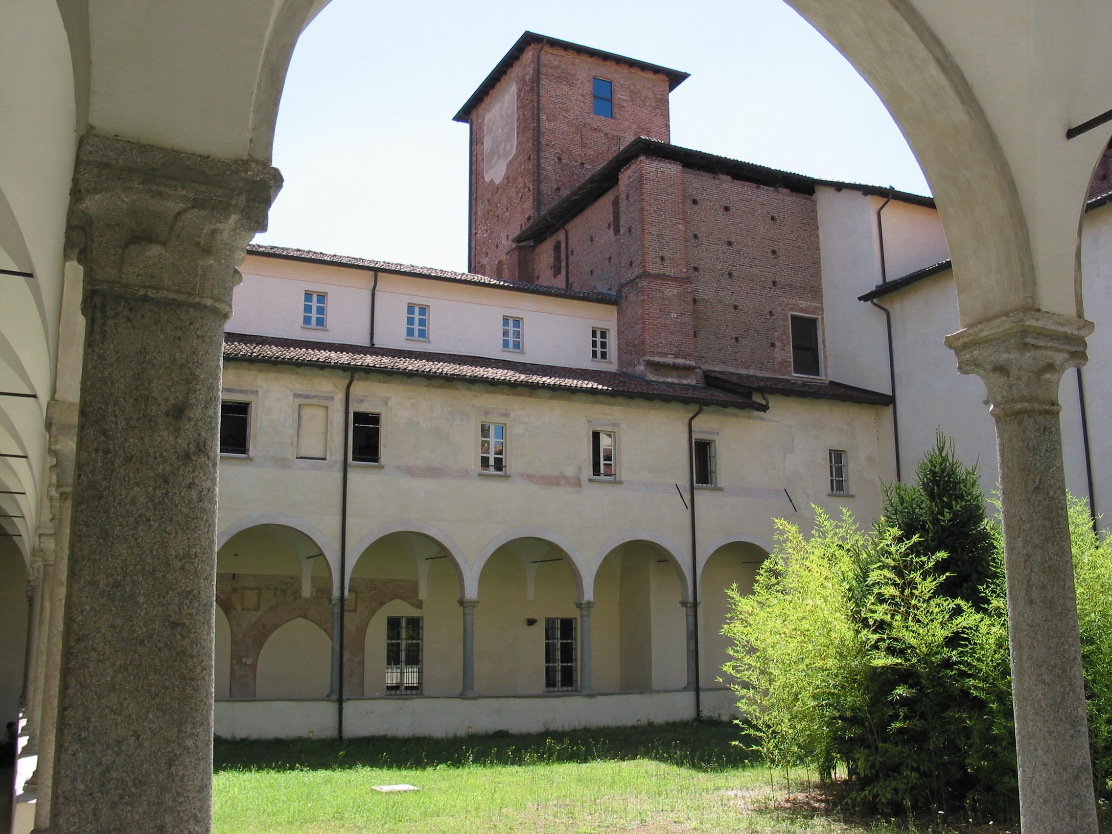 Portici di Palazzo San Tommaso a Pavia